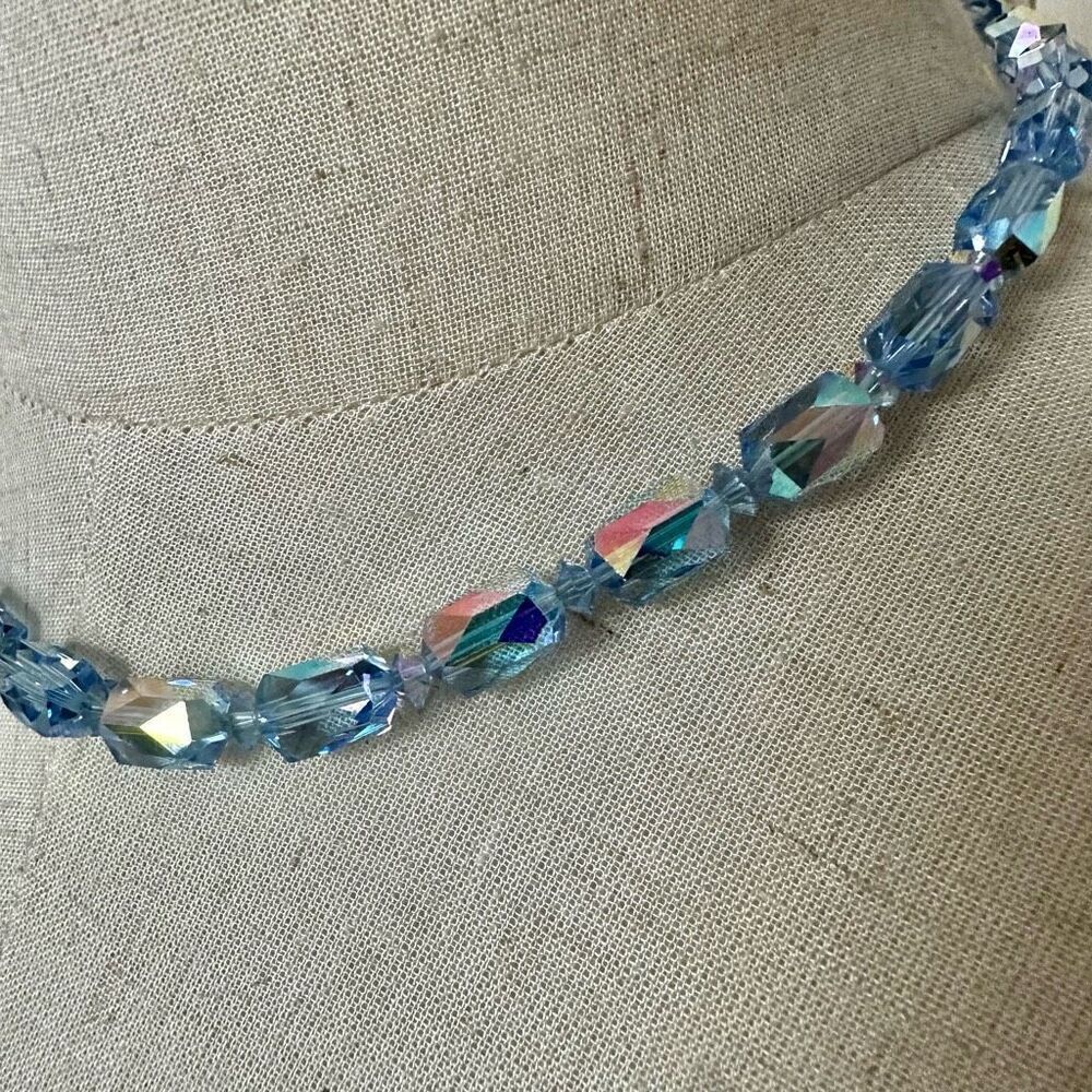 blue aurora borealis crystal vintage necklace - Picture 10 of 11